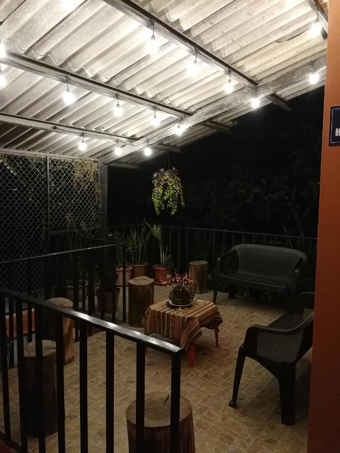 Chapelet Hostal Tababela Exterior foto