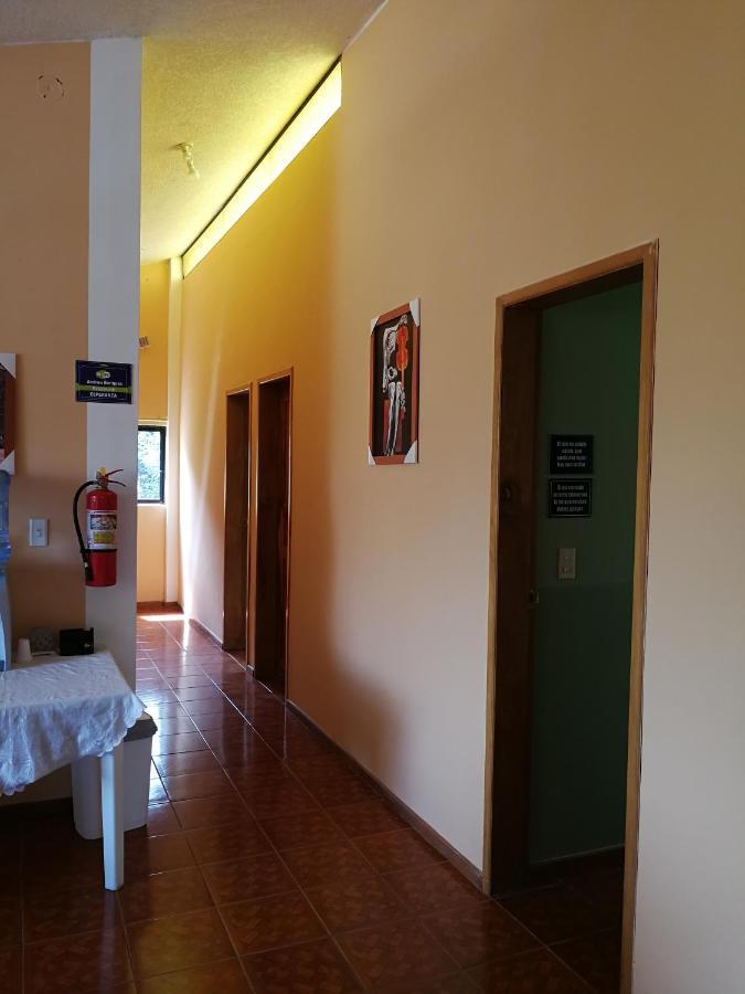 Chapelet Hostal Bed and Breakfast Tababela Exterior foto