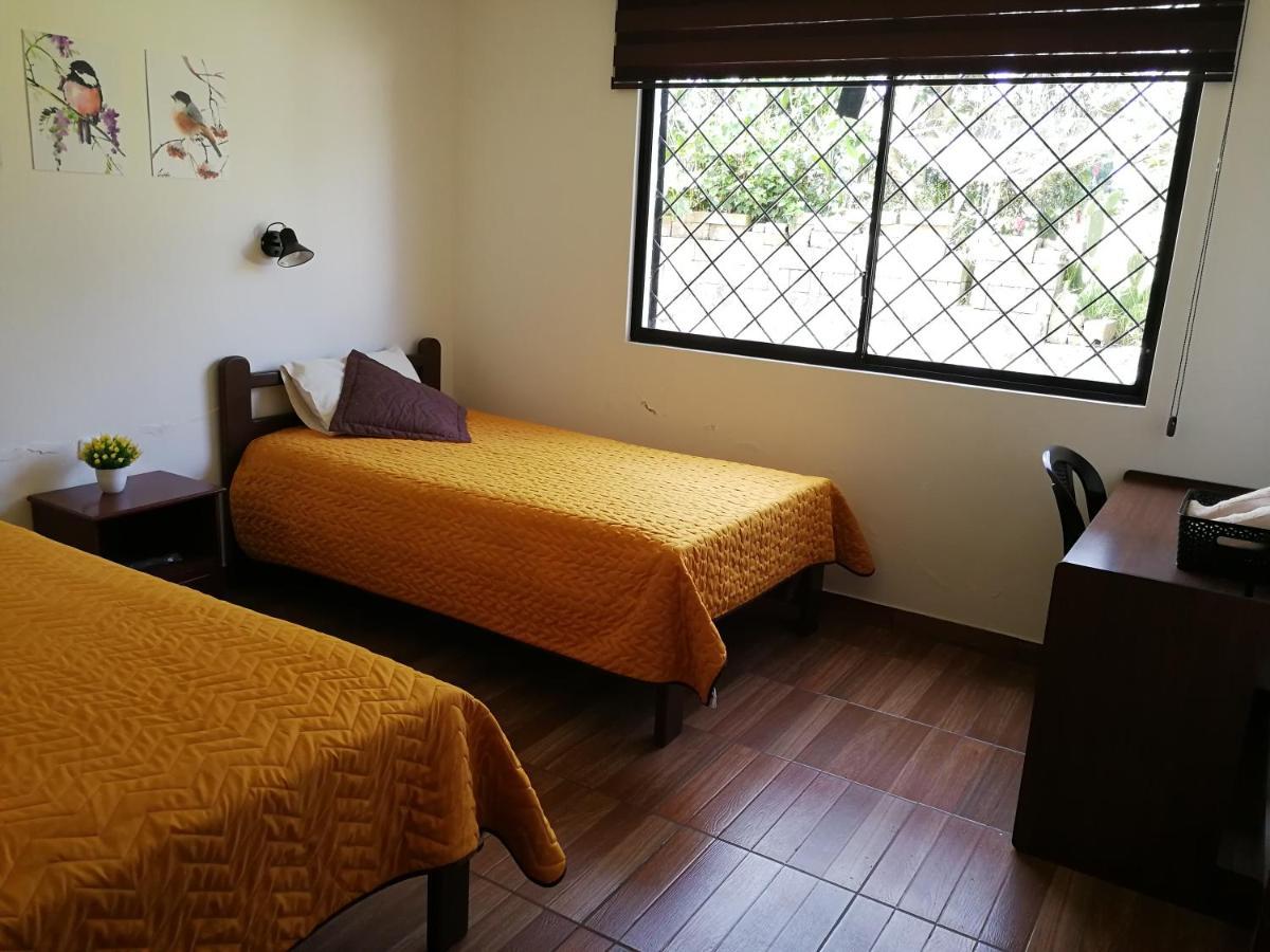 Chapelet Hostal Tababela Exterior foto
