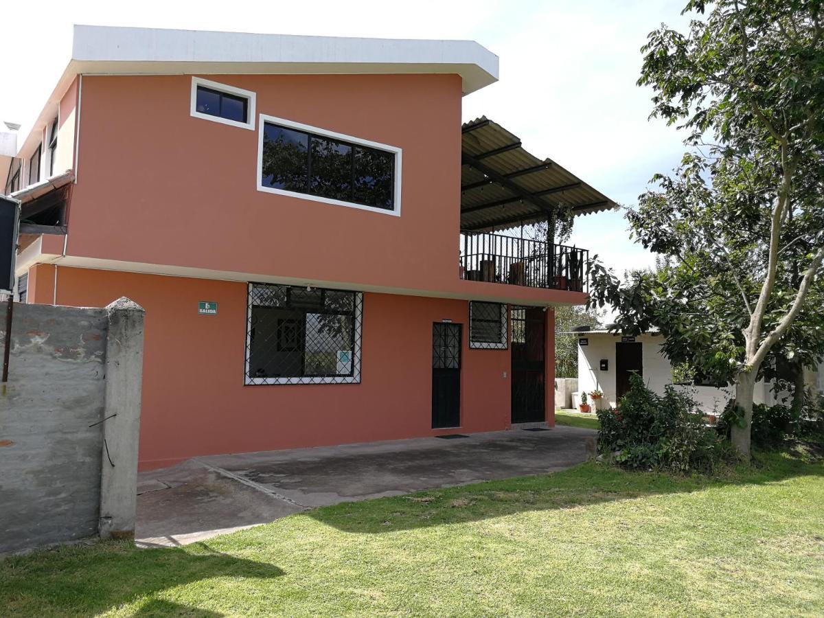 Chapelet Hostal Bed and Breakfast Tababela Exterior foto