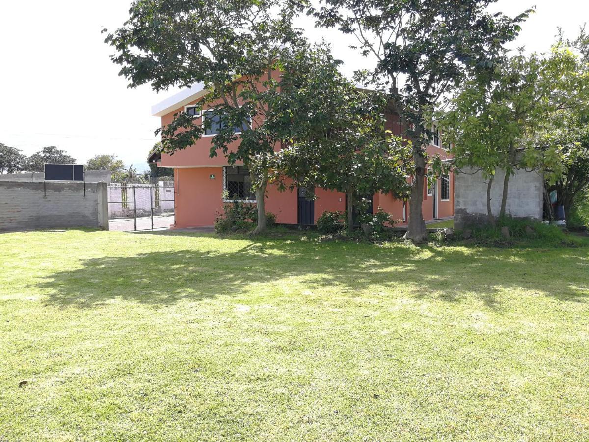 Chapelet Hostal Tababela Exterior foto