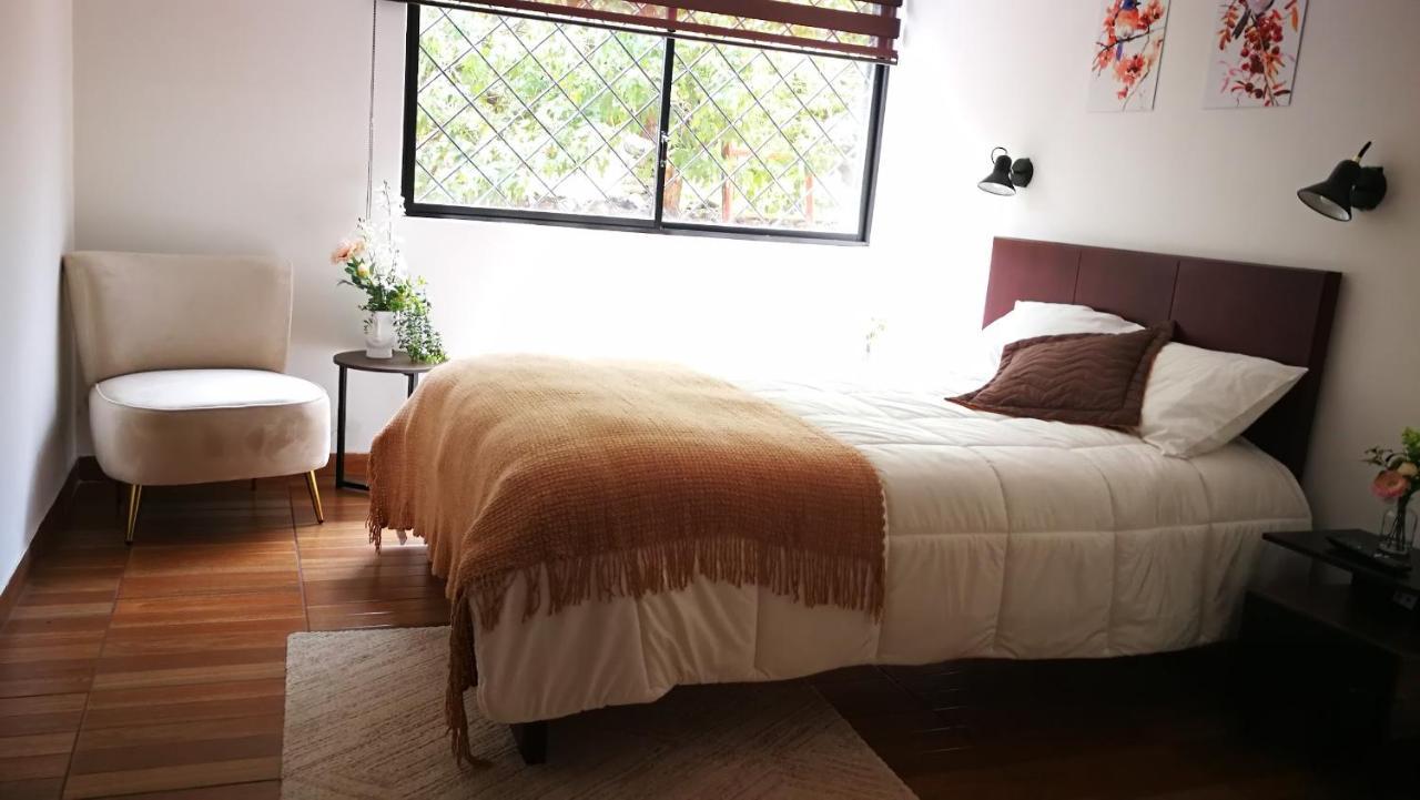 Chapelet Hostal Tababela Exterior foto
