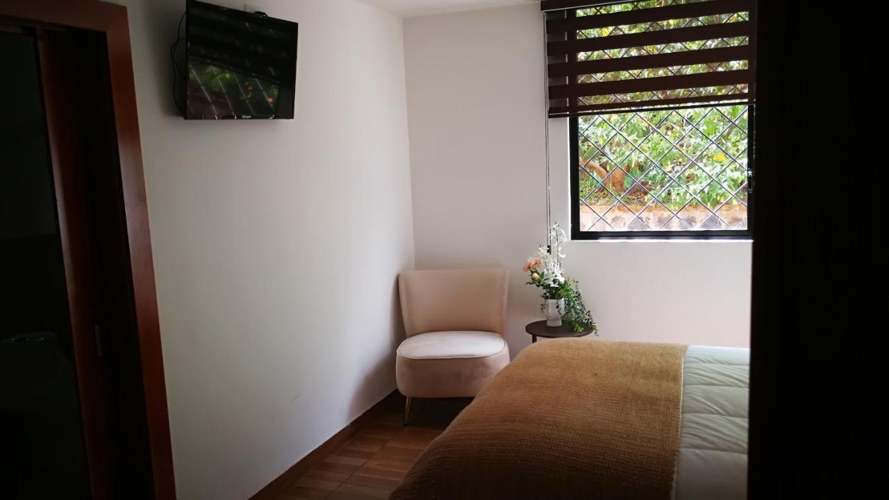 Chapelet Hostal Tababela Exterior foto
