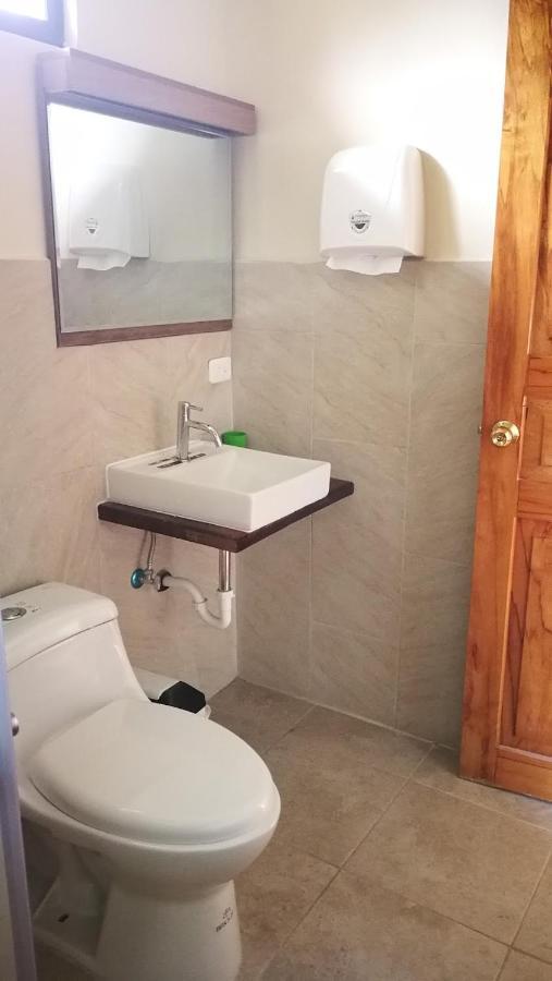 Chapelet Hostal Tababela Exterior foto