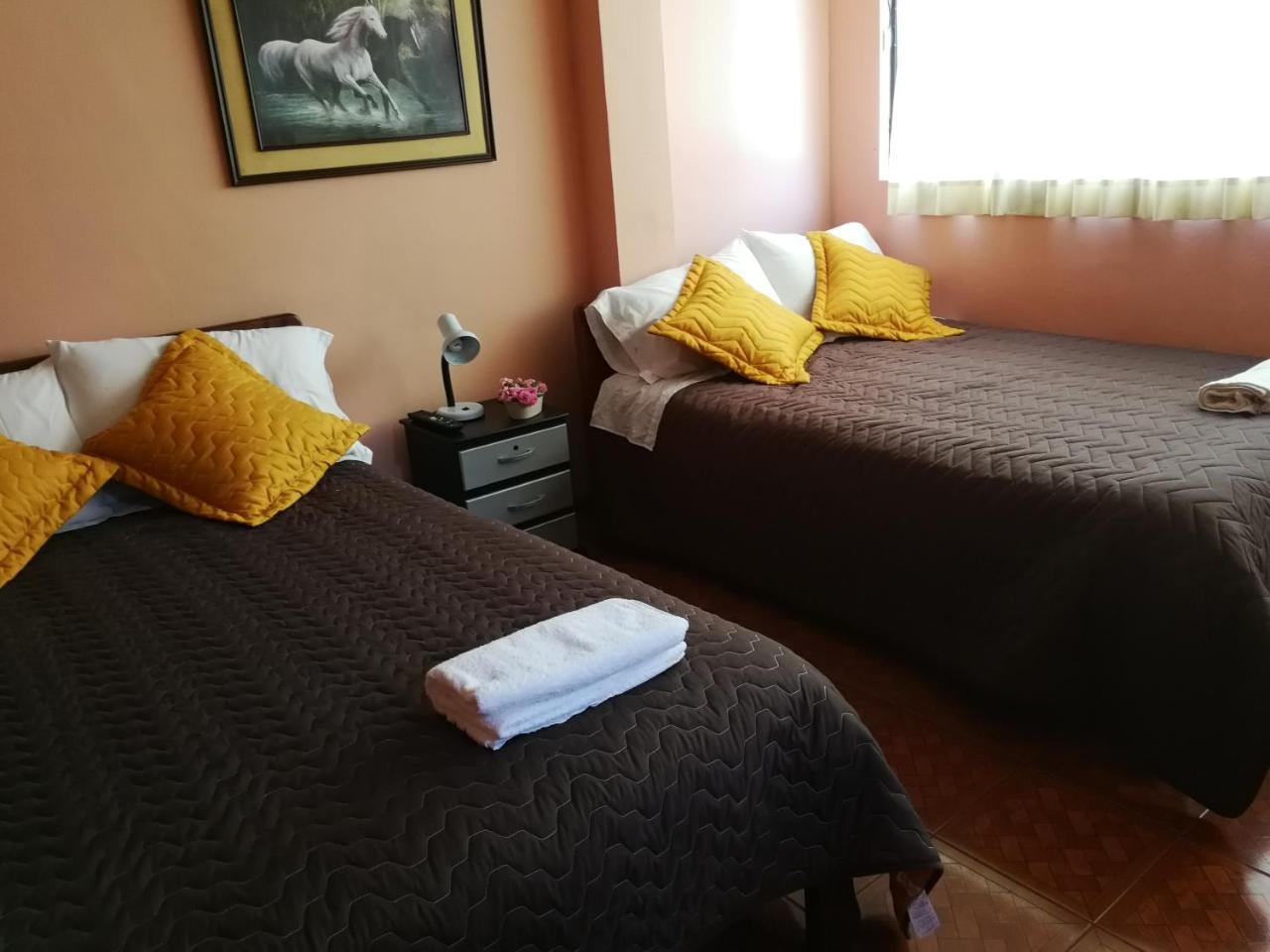 Chapelet Hostal Tababela Exterior foto