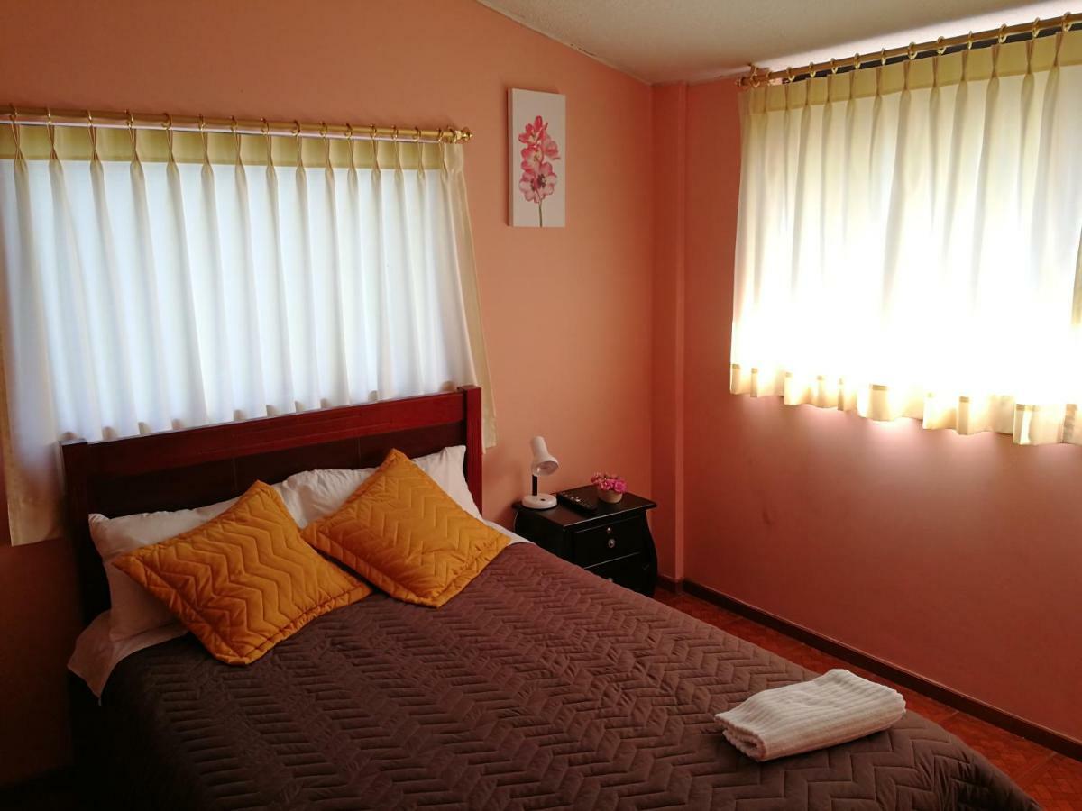Chapelet Hostal Tababela Exterior foto